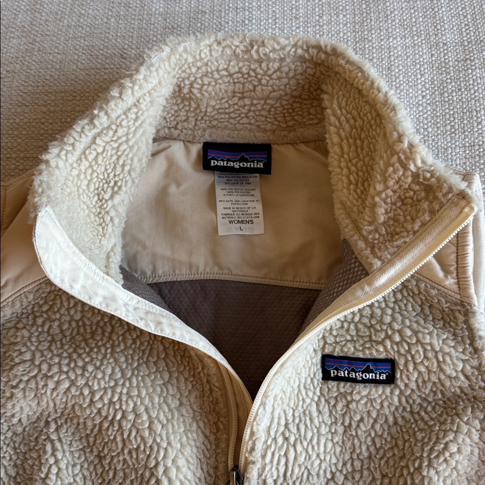 Patagonia Tan Fleece Vest - Picture 2 of 3
